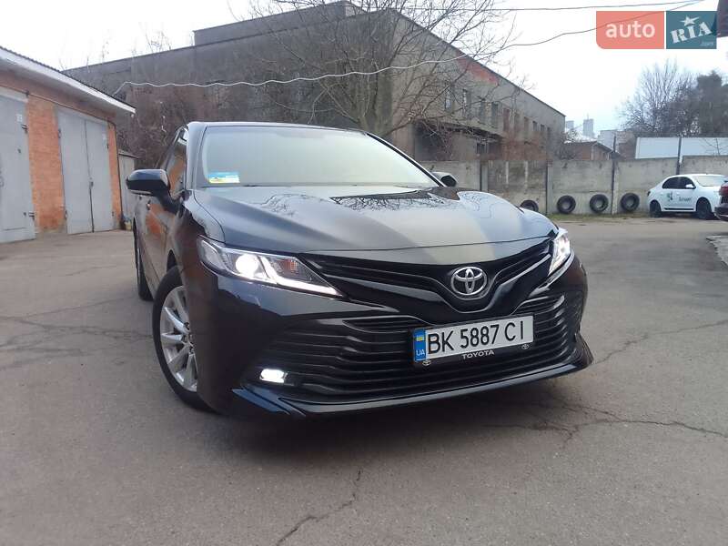 Седан Toyota Camry 2019 в Вінниці