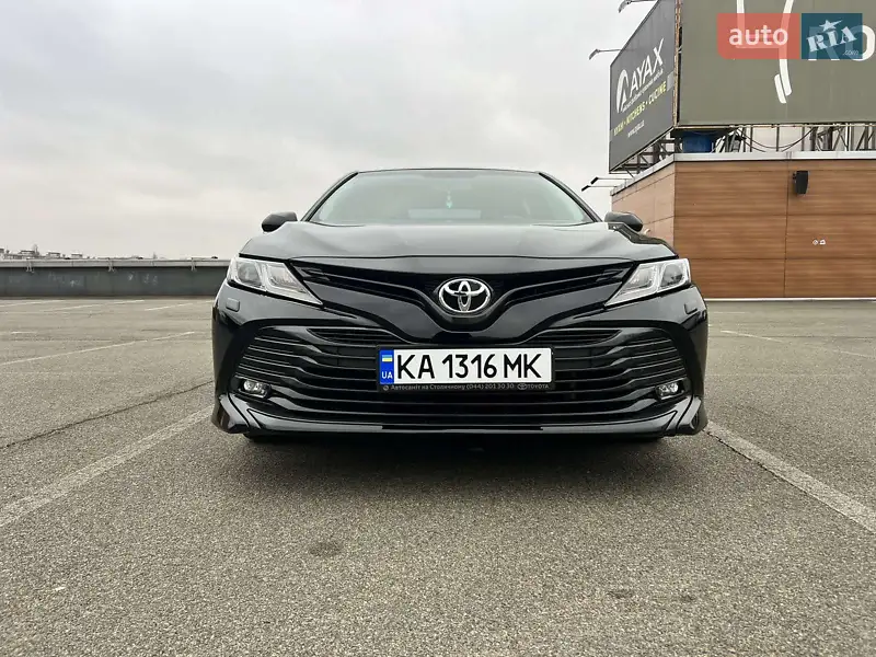 Седан Toyota Camry 2018 в 