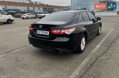 Седан Toyota Camry 2018 в Киеве