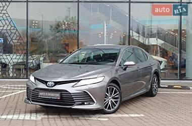 Седан Toyota Camry 2022 в Киеве