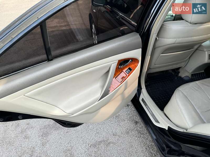 Седан Toyota Camry 2008 в Чернігові