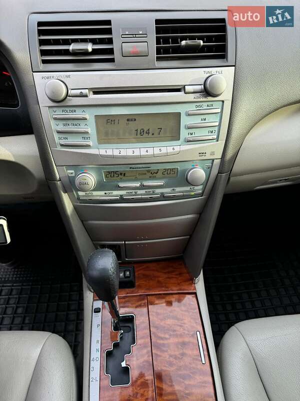 Седан Toyota Camry 2008 в Чернігові