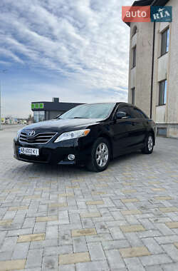 Седан Toyota Camry 2011 в Гайсину