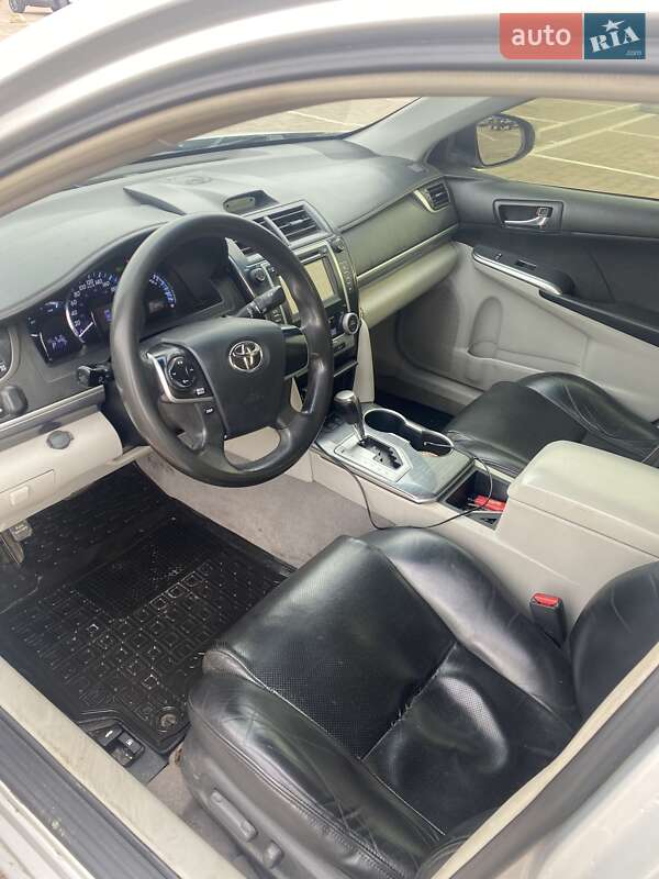 Седан Toyota Camry 2012 в Житомирі