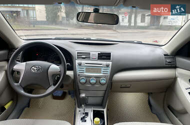 Седан Toyota Camry 2008 в Житомире