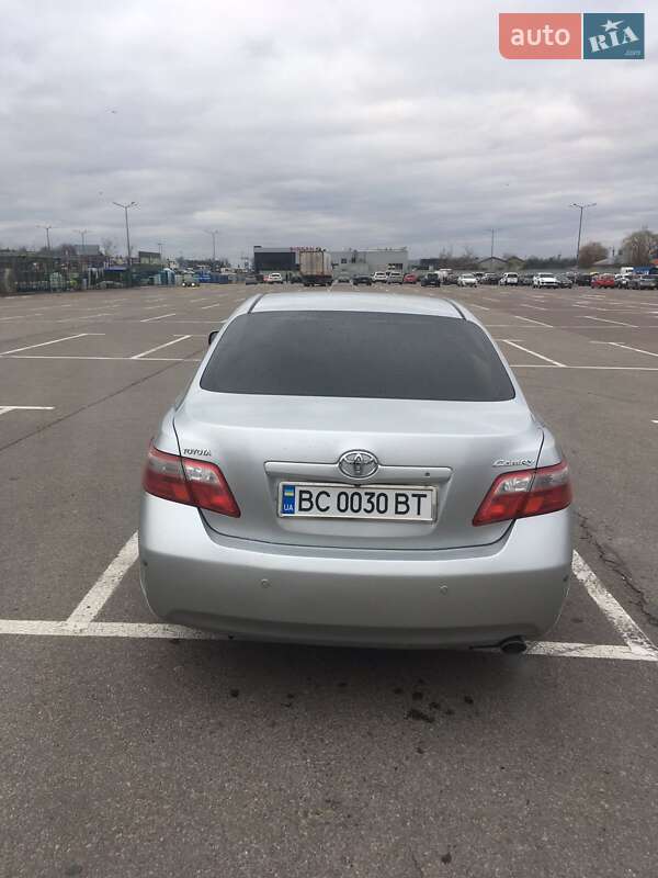 Седан Toyota Camry 2007 в Львове