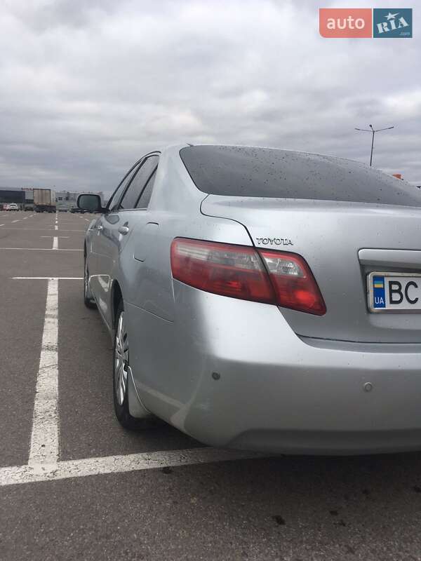 Седан Toyota Camry 2007 в Львове