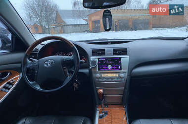 Седан Toyota Camry 2008 в Ромнах