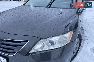 Седан Toyota Camry 2008 в Ромнах