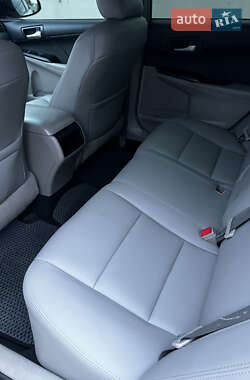 Седан Toyota Camry 2013 в 