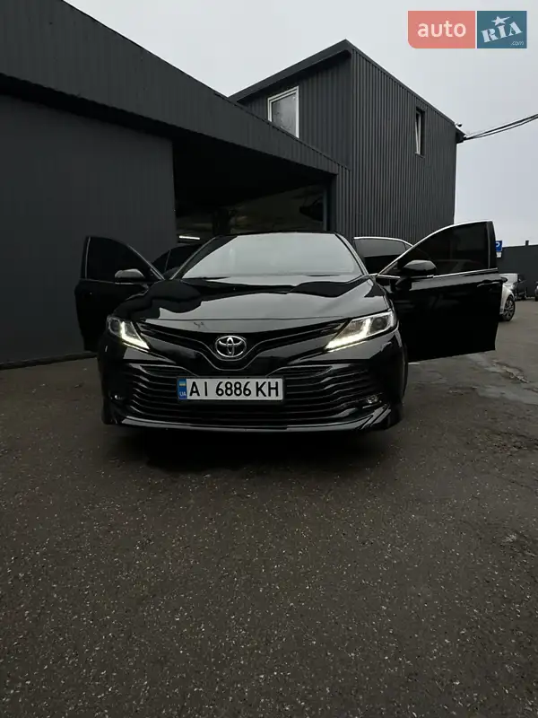Седан Toyota Camry 2018 в 