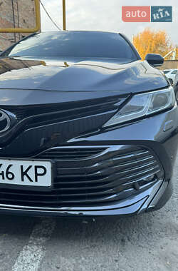 Седан Toyota Camry 2018 в Киеве