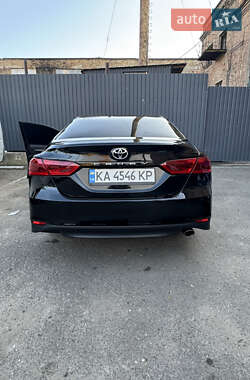 Седан Toyota Camry 2018 в Киеве