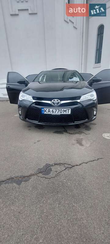 Седан Toyota Camry 2017 в 