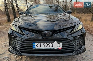 Седан Toyota Camry 2023 в Києві