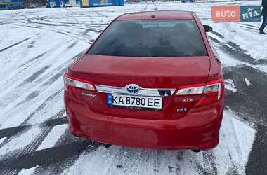 Седан Toyota Camry 2014 в Киеве