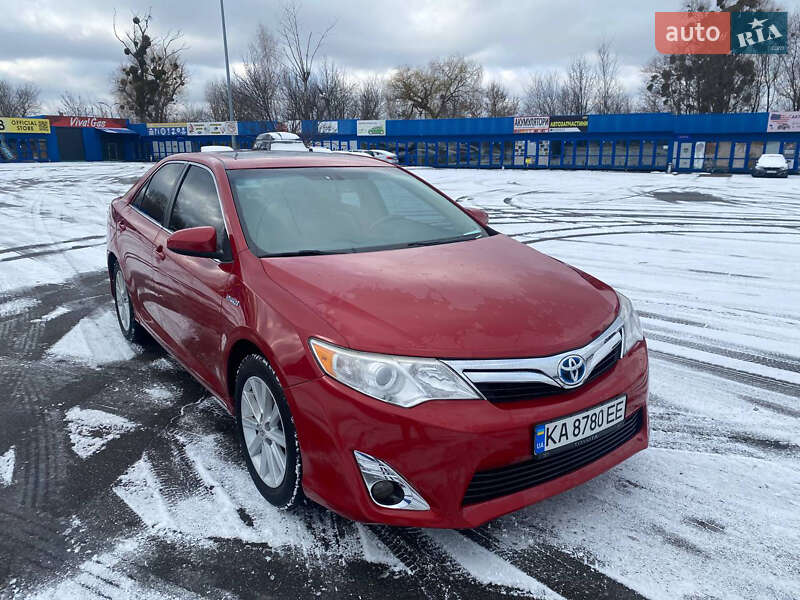 Седан Toyota Camry 2014 в Киеве