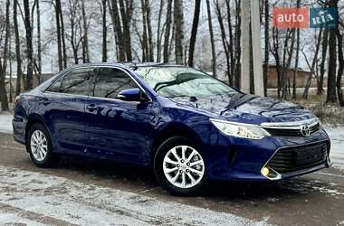 Седан Toyota Camry 2016 в Охтирці