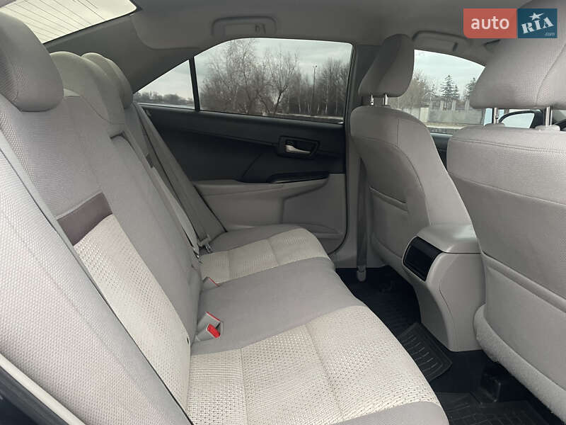 Седан Toyota Camry 2013 в Староконстантинове