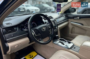 Седан Toyota Camry 2013 в Івано-Франківську