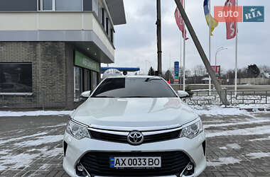 Седан Toyota Camry 2016 в Харкові