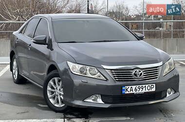 Седан Toyota Camry 2011 в Києві