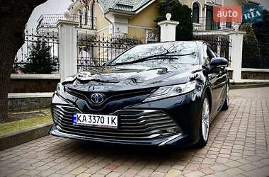 Седан Toyota Camry 2020 в Києві