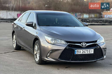 Седан Toyota Camry 2015 в Хмельницком