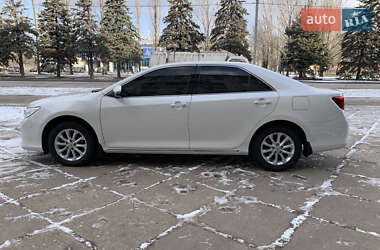 Седан Toyota Camry 2013 в Кривом Роге