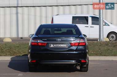 Седан Toyota Camry 2015 в Києві