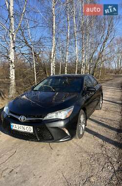 Седан Toyota Camry 2016 в Звягелі