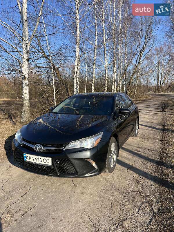 Седан Toyota Camry 2016 в Звягеле