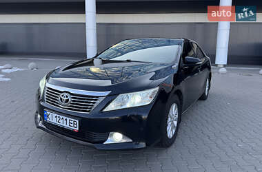 Седан Toyota Camry 2011 в Києві