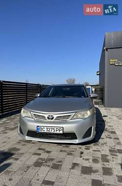 Седан Toyota Camry 2012 в 