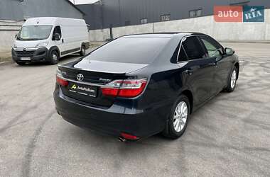 Седан Toyota Camry 2015 в Киеве