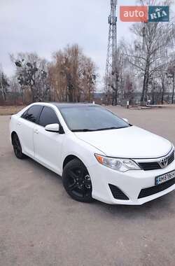 Седан Toyota Camry 2013 в 