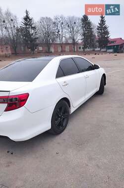 Седан Toyota Camry 2013 в 