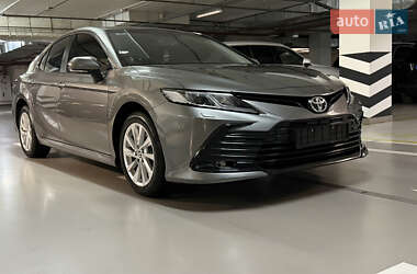 Седан Toyota Camry 2023 в Києві