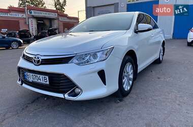 Седан Toyota Camry 2017 в Полтаве