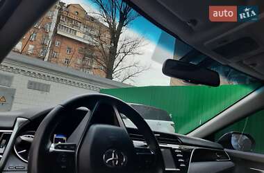 Седан Toyota Camry 2018 в 