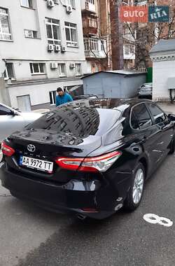 Седан Toyota Camry 2018 в 