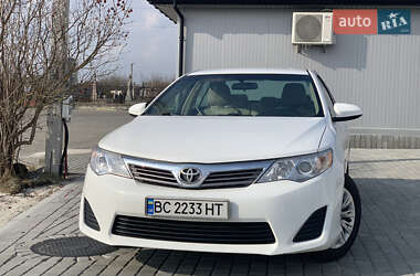 Седан Toyota Camry 2013 в Львове