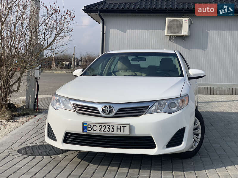 Седан Toyota Camry 2013 в Львове фото 2 Седан Toyota Camry 2013 в Львове