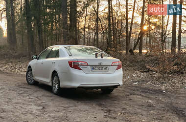 Седан Toyota Camry 2013 в Львове