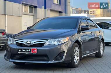 Седан Toyota Camry 2013 в Одессе