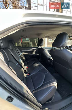 Седан Toyota Camry 2021 в 