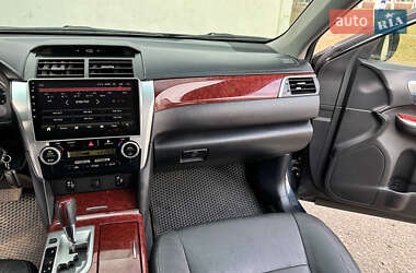 Седан Toyota Camry 2014 в Днепре