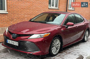 Седан Toyota Camry 2018 в Киеве