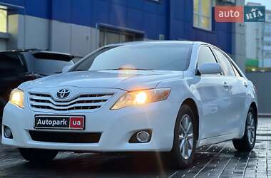 Седан Toyota Camry 2010 в 