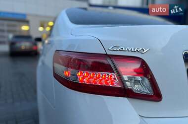 Седан Toyota Camry 2010 в 